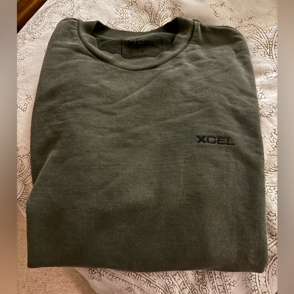 XCEL Men’s Sweatshirt. Size L. Forest green. So stylish. Perfect after surfing. - Picture 1 of 4
